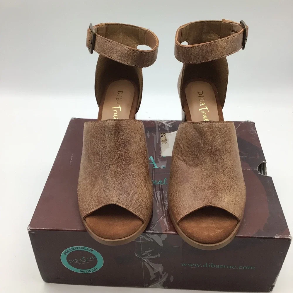 Diba True Leah Mai Tan Ankle Strap Block Heel‎ Peep Toe Sandal Size 9.5 New